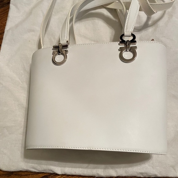 Salvatore Ferragamo vintage bucket shoulder bag - Picture 4 of 14